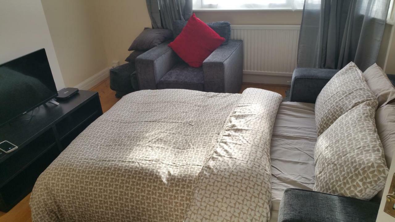 Elegant And Spacious 2 Bedroom 바넷 외부 사진
