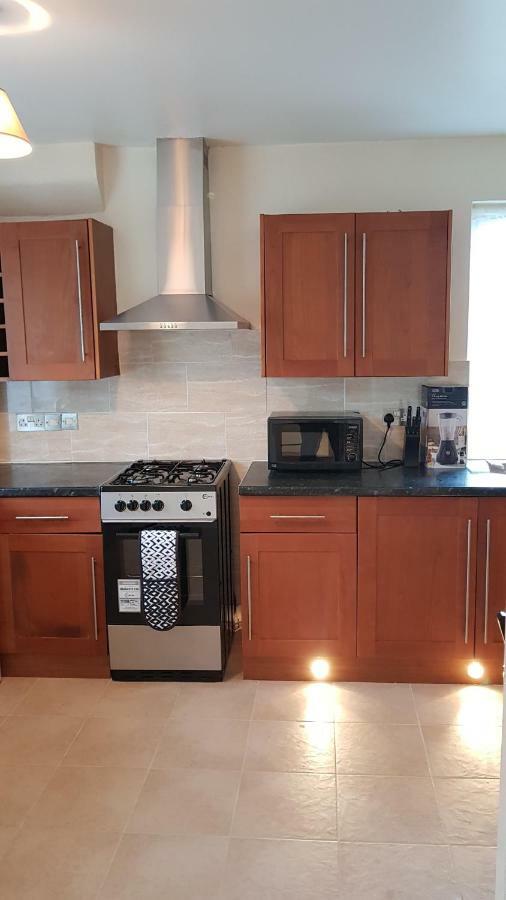 Elegant And Spacious 2 Bedroom 바넷 외부 사진