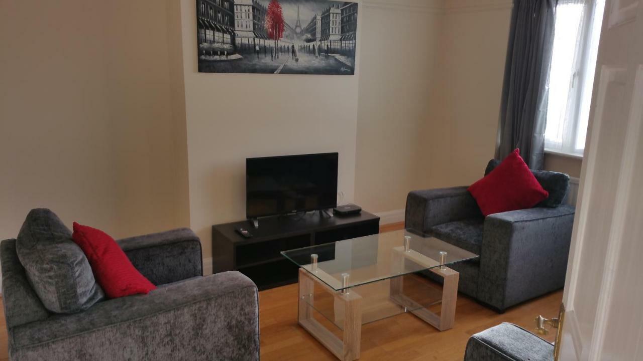 Elegant And Spacious 2 Bedroom 바넷 외부 사진