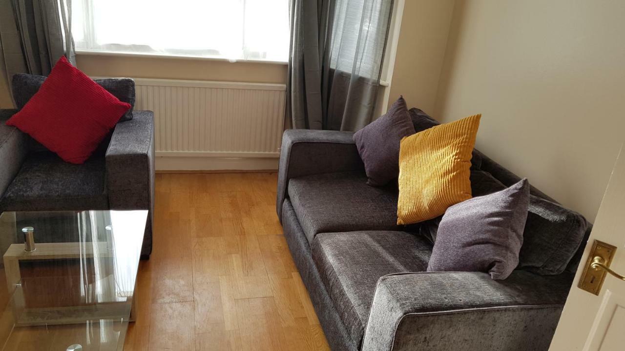 Elegant And Spacious 2 Bedroom 바넷 외부 사진