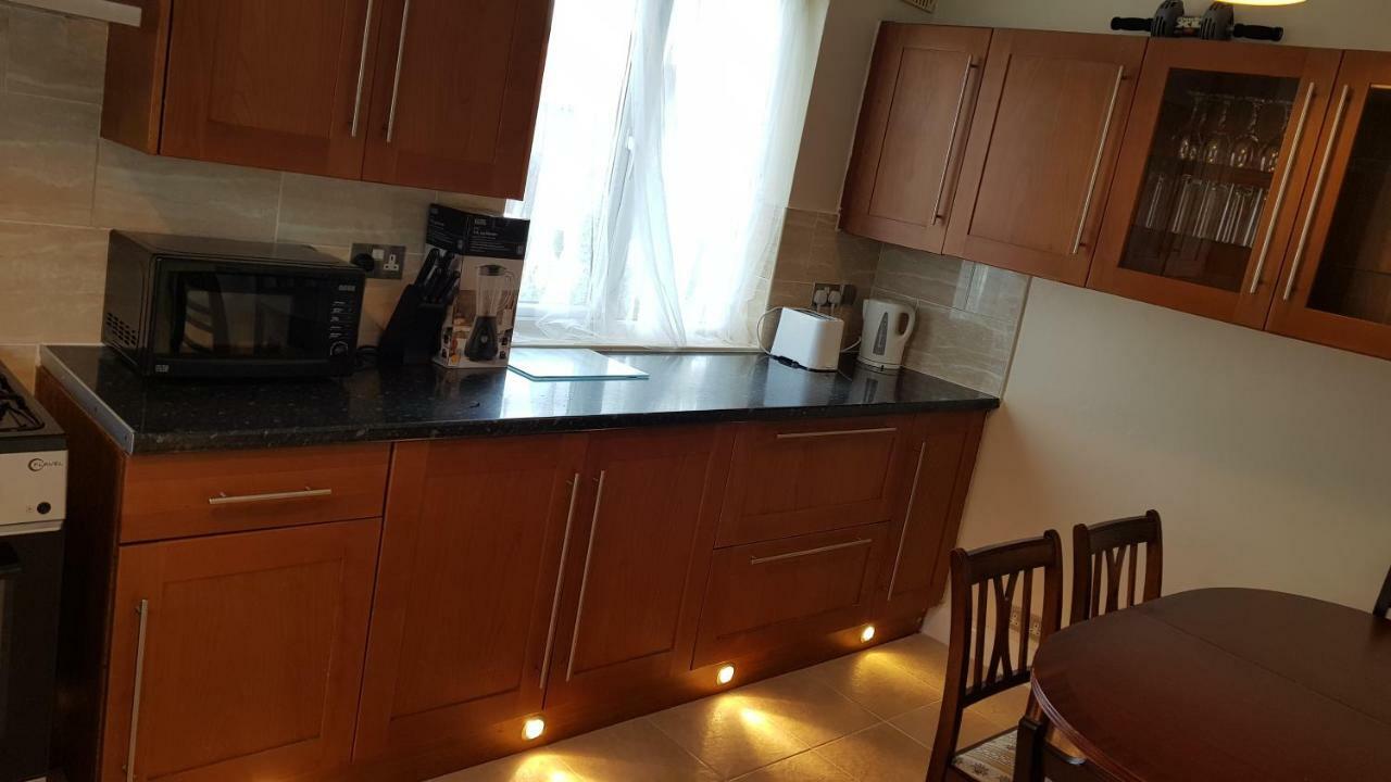 Elegant And Spacious 2 Bedroom 바넷 외부 사진